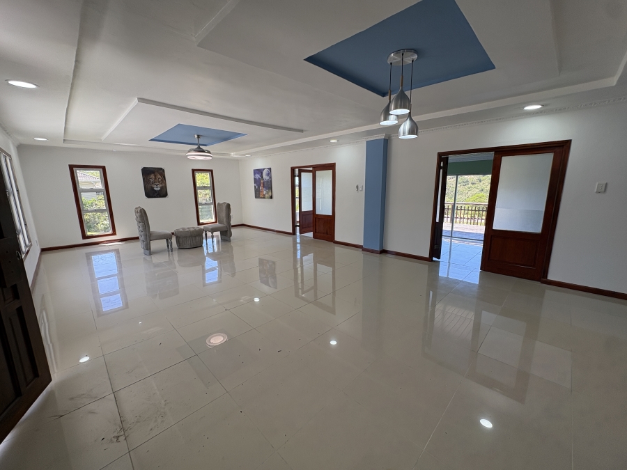 5 Bedroom Property for Sale in Cintsa East Eastern Cape